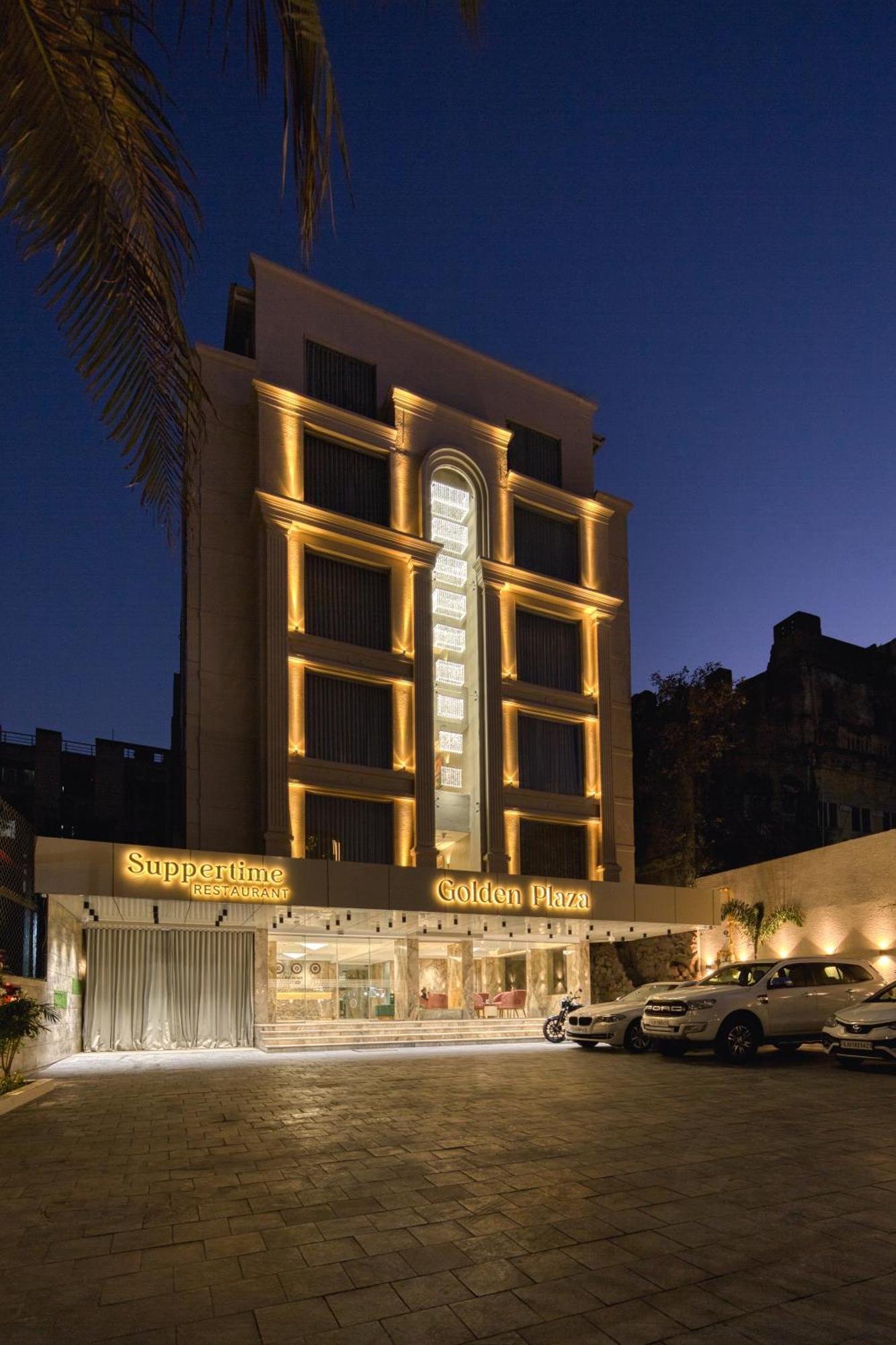 Golden Plaza Hotel Ahmedabad Exterior photo